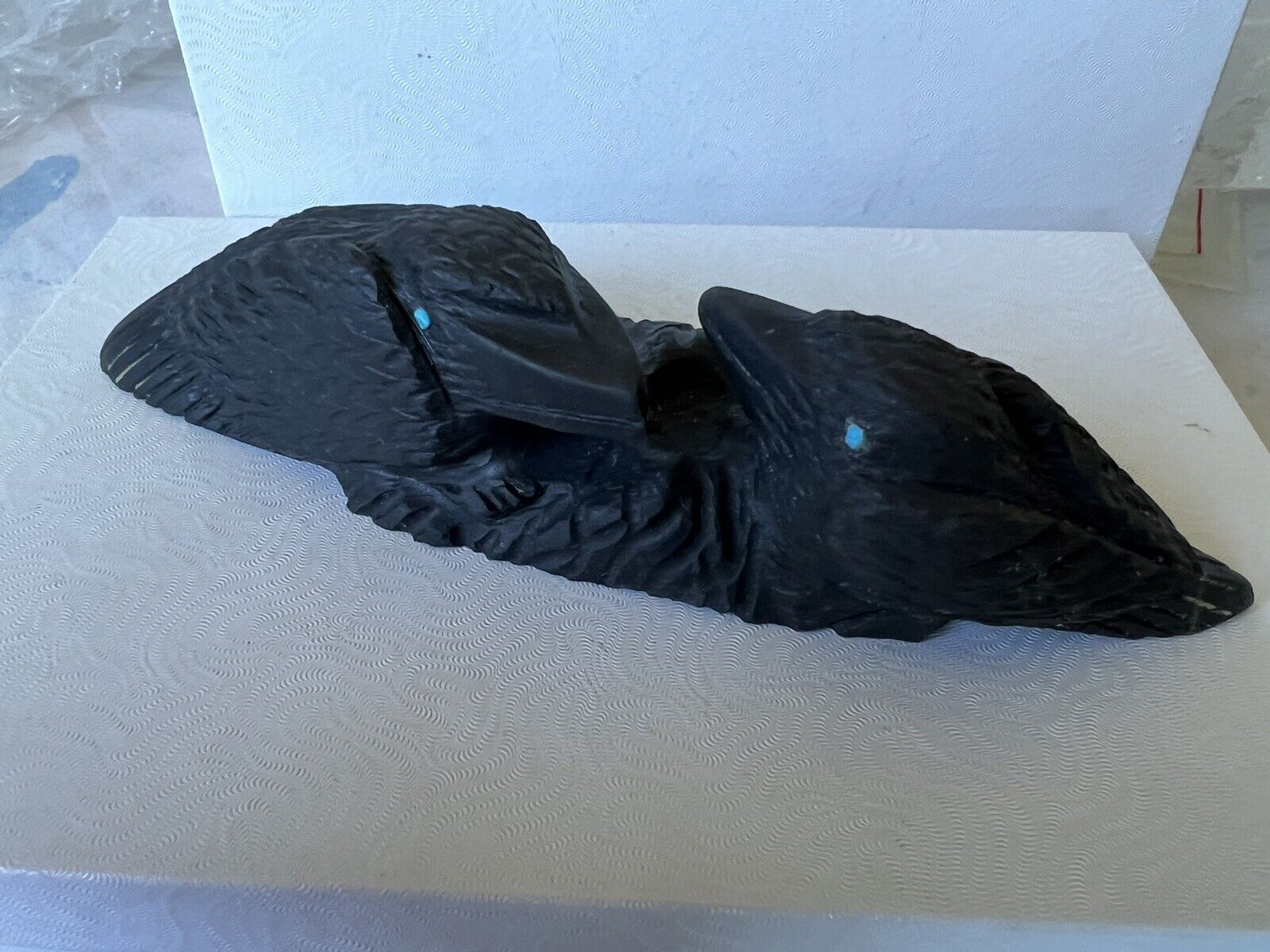 ZUNI FETISH -2 Crows Ravens Marble Tony Mackel Carving G05