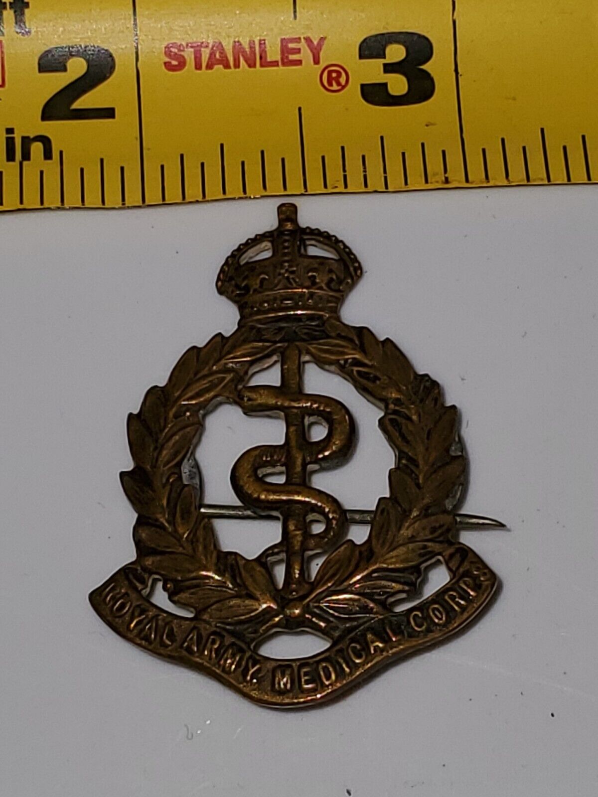 WWI WWII British Canada Cap Collar Badge Pin L@@K Priced to Sell k