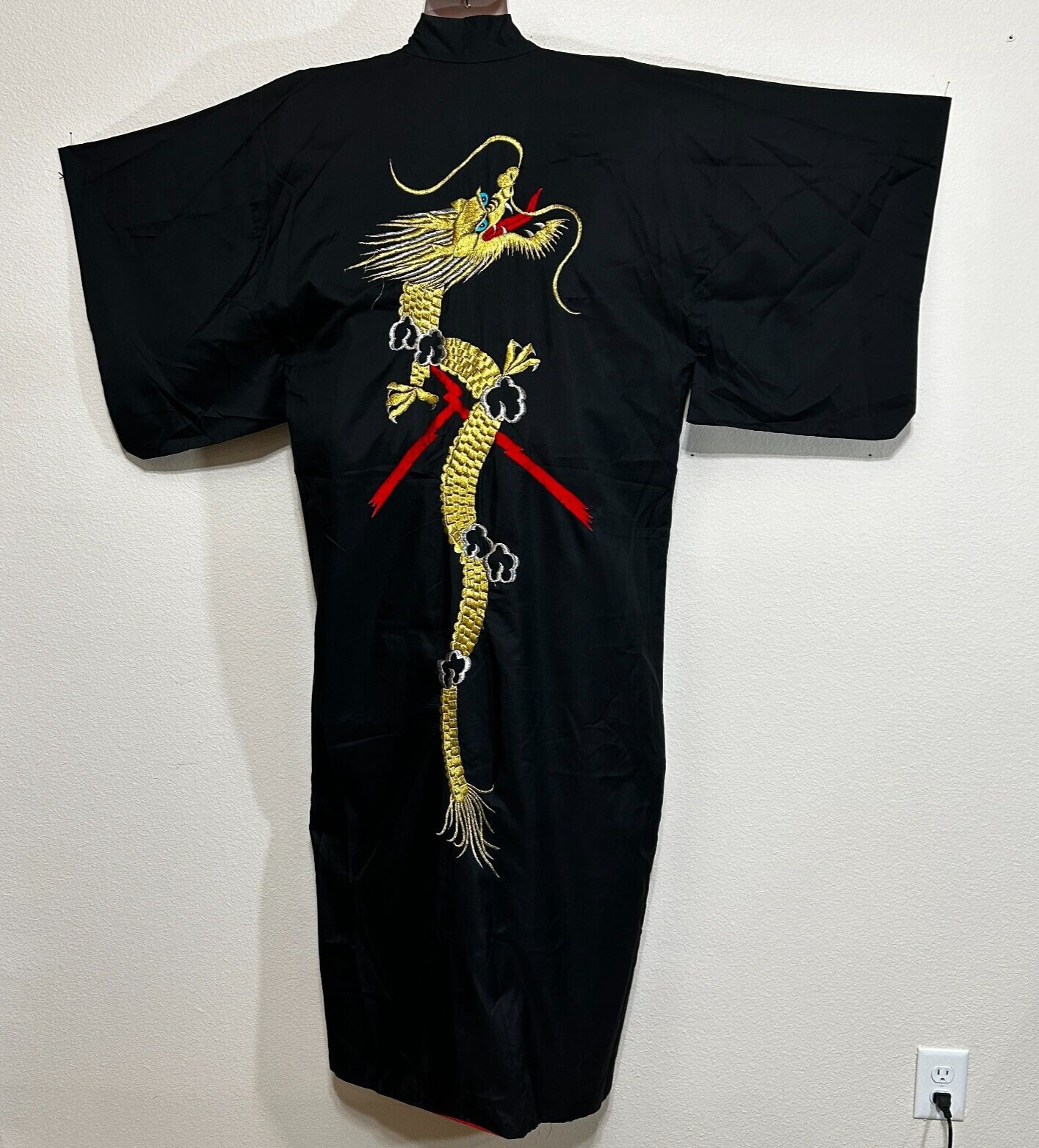 VINTAGE KIMONO Fighting Dragon Japanese Robe Embroidered 2336