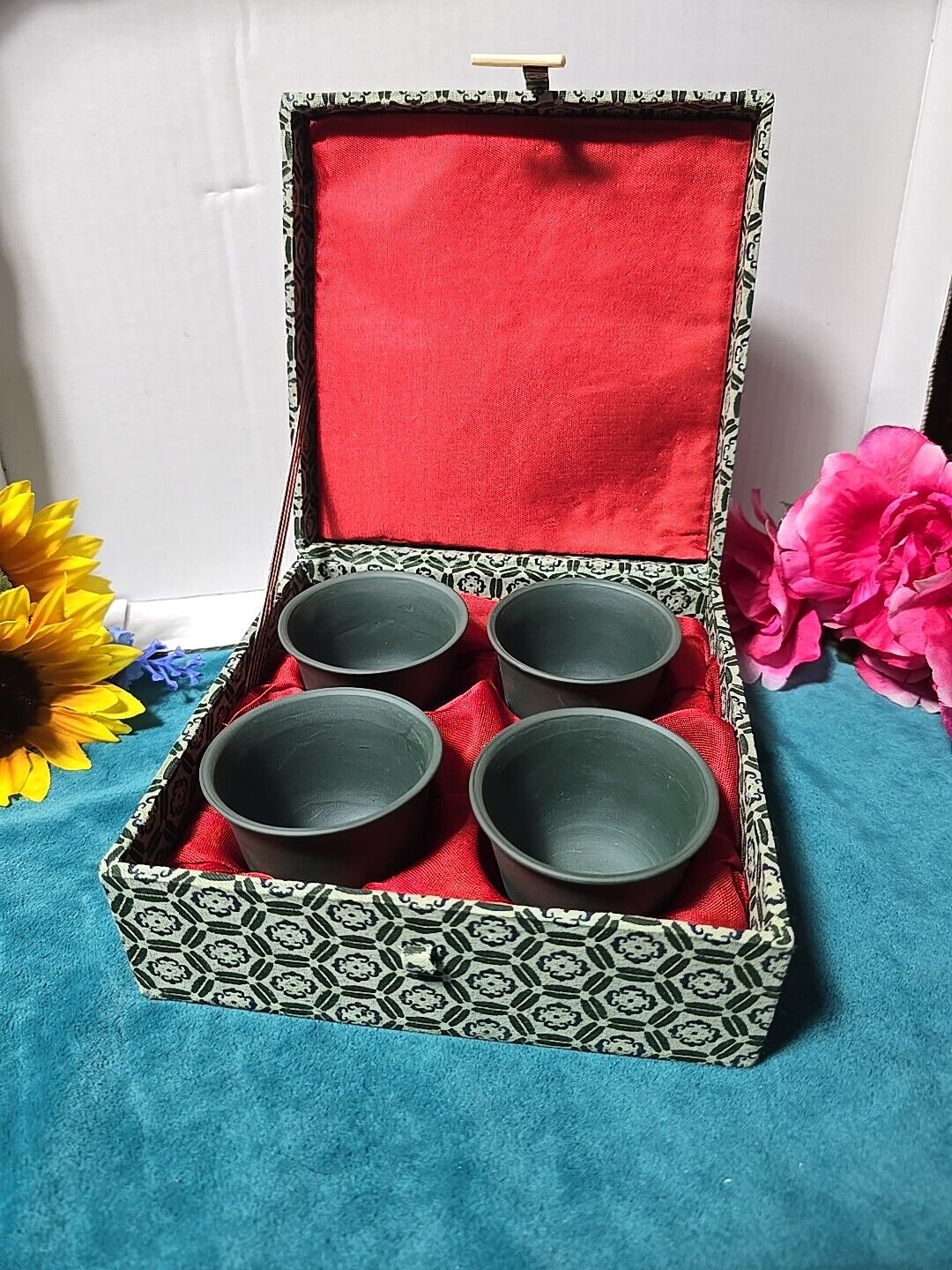 Rare Vintage / Antique Set Of 4 Dark Green Teacups In Lined Box