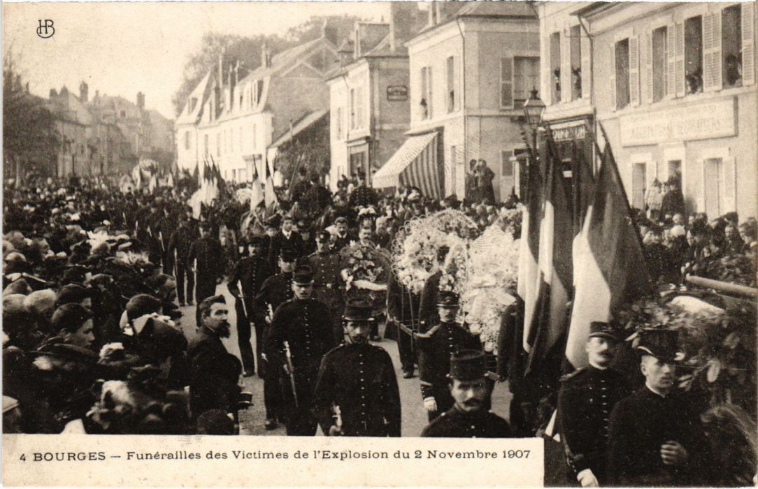 CPA BOURGES Funeral of the Victims Explosion 1907 (1272303)