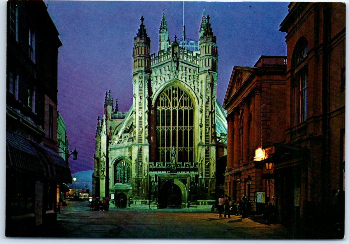 Postcard - Floodlit view of the Abbey & the Pump Room - Bath, England