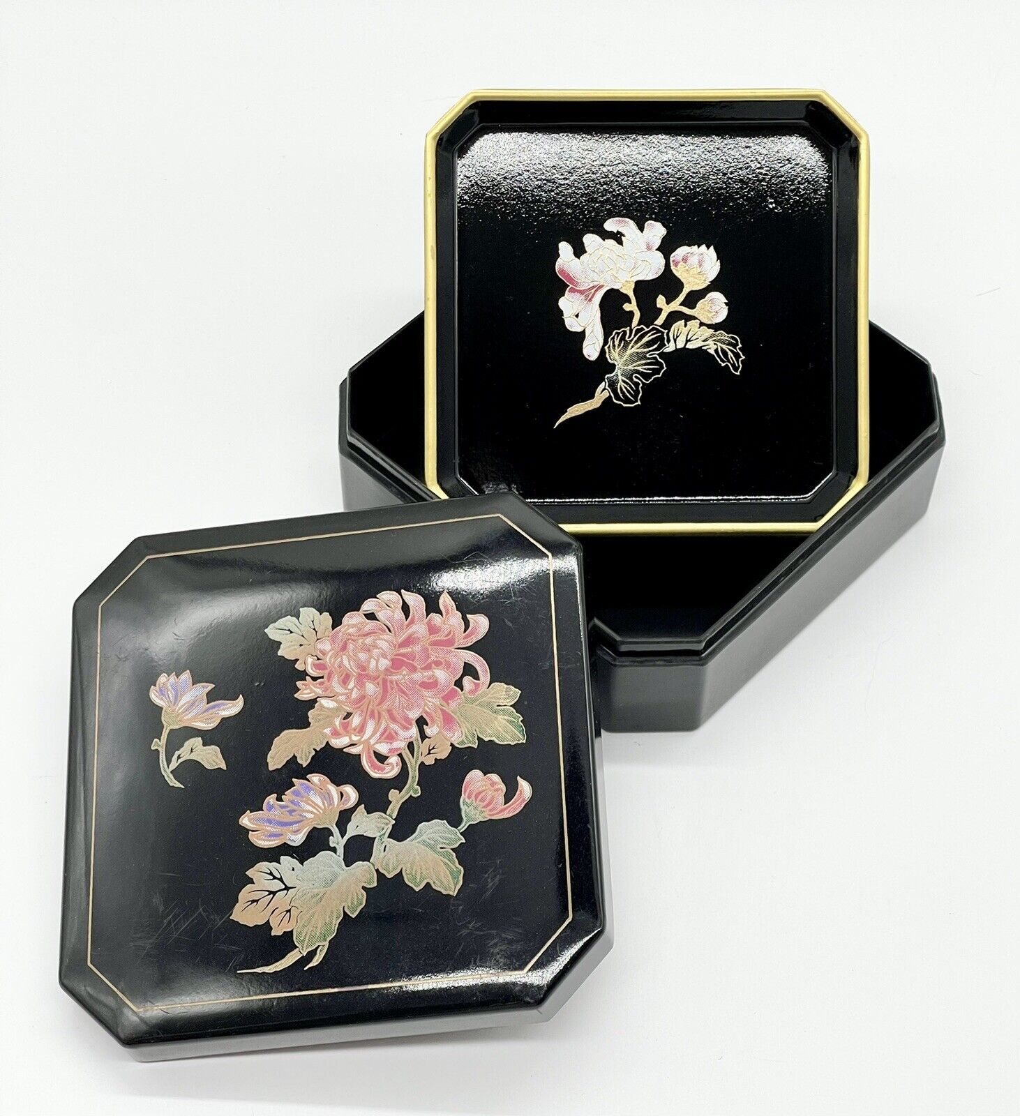 Vintage Toyo Japan Black Lacquer Coaster Set of 6 with Case- Chrysanthemums