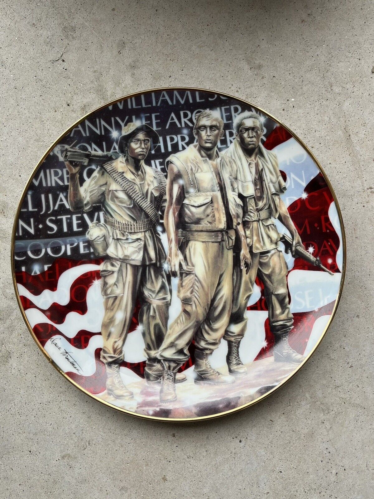 Vietnam War - Limited Edition Franklin Mint Plates - Set Of 2