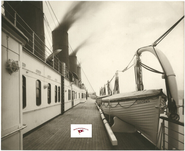 RMS LUSITANIA PHOTOGRAPH OF BOAT DECK WITH LIFEBOATS REPRINT