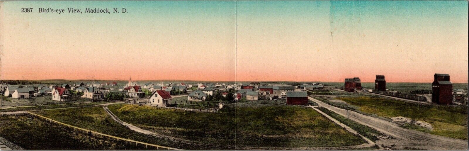 Postcard ND Maddock, North Dakota Birdseye View,Double Postcard; Hand-Colored Cm