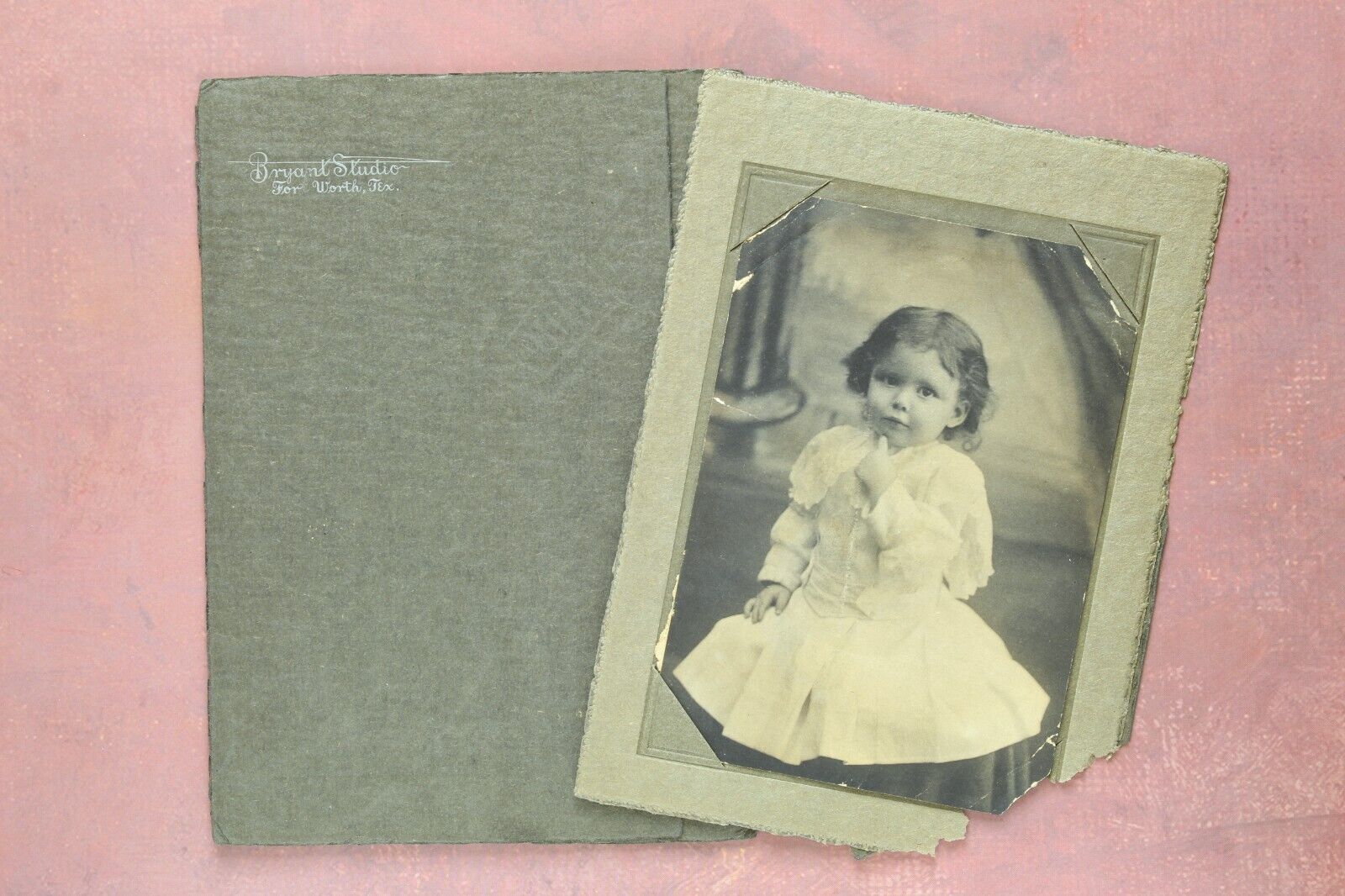 🎞️Antique photo 1870s special folder stamped photo studio USA. Girl in white