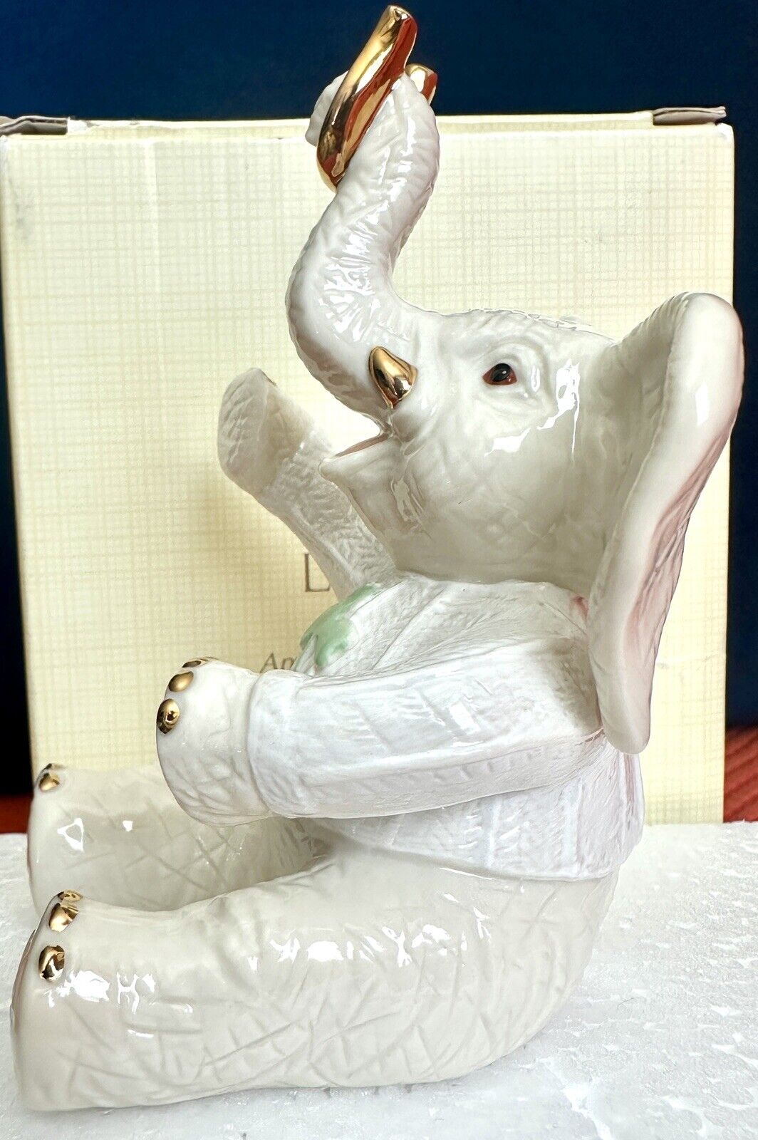 Lenox Elephant Porcelain Luck of the Irish White St Patrick\'s Day Horseshoe Open