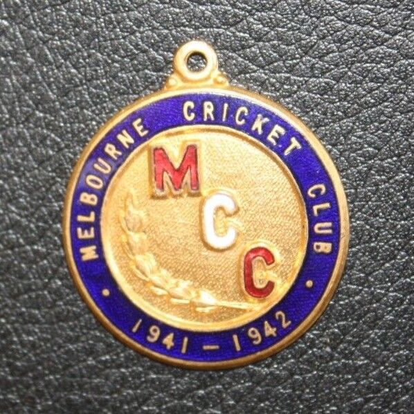Vintage Collectable  Melbourne Cricket Club Medallion 1941-42 No 1852
