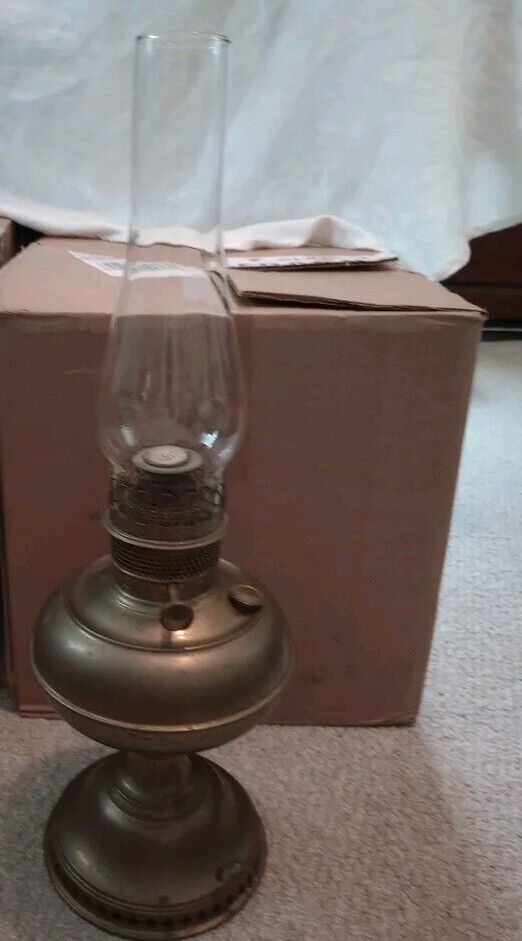 Antique Rayo Oil Lamp With Chimney 21 