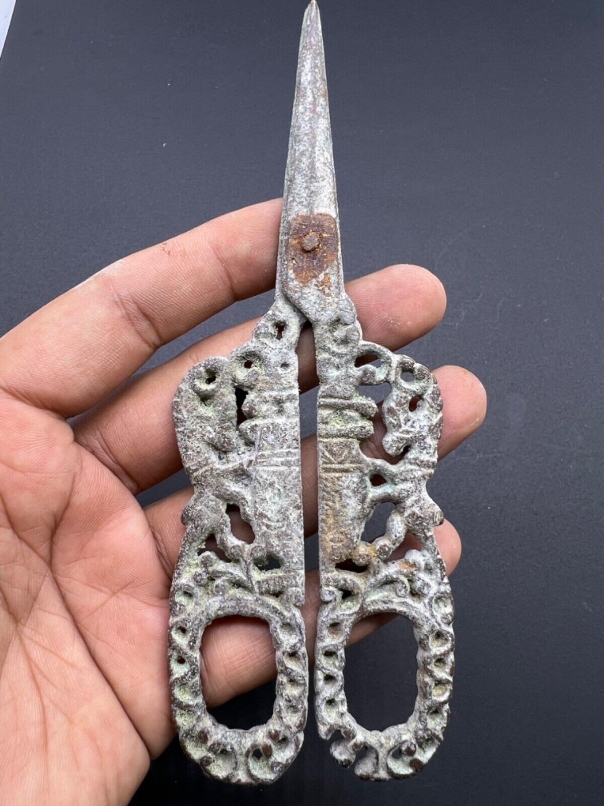 Islamic Era Beautiful Old Safavid Antiques Bronze Scissors With Rams Animals