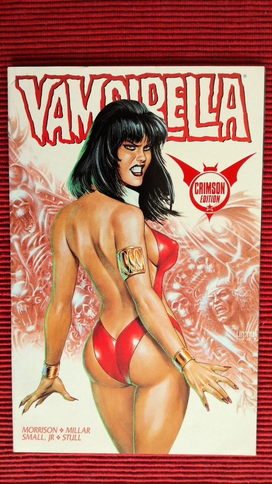 Vampirella Monthly #4 Holy War I Crimson Ed - Linsner Cover (1997) Combine Ship