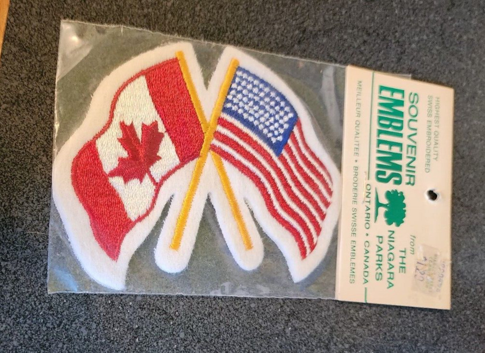 EMBROIDERED CANADIAN EMBLEM VINTAGE CANADA FLAG USA FLAG NIP SOUVENIR PATCH
