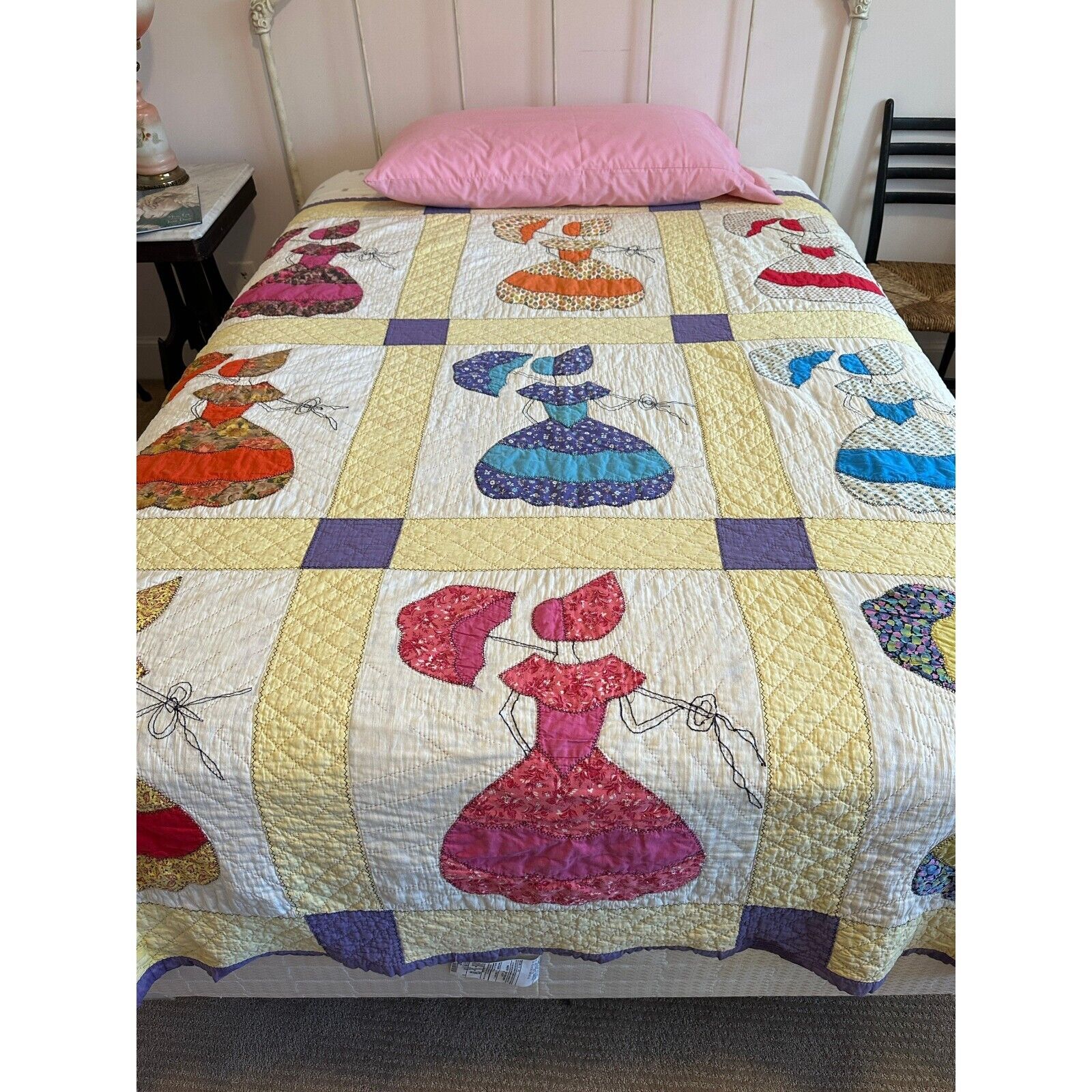1930s/40s quilt with Southern Belle applique\' hand quilted Size 70\