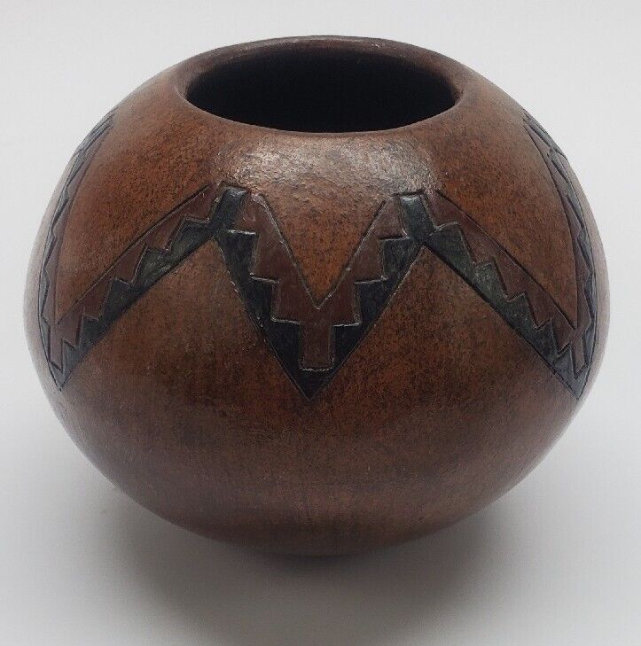 Native American Navajo POT by Lorraine Williams Etched Hand Made 4\