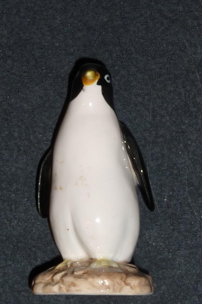 GIFTCRAFT Toronto China Figurine ~ Black White Emperor Penguin JAPAN