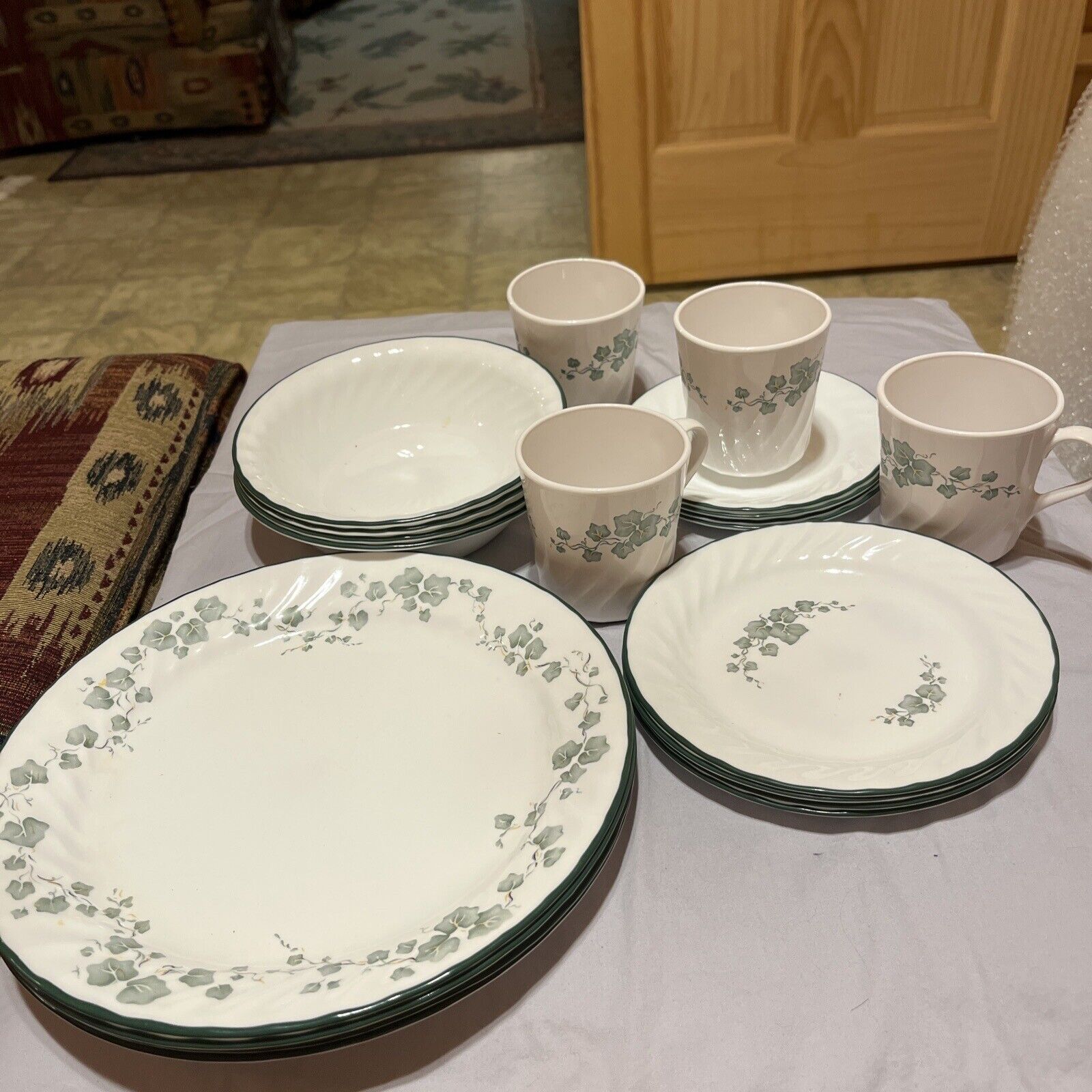 20 Pc St.Corelle Callaway Ivy Swirl Dinner Lunch Bread Cereal Mugs Saucers 4 ea