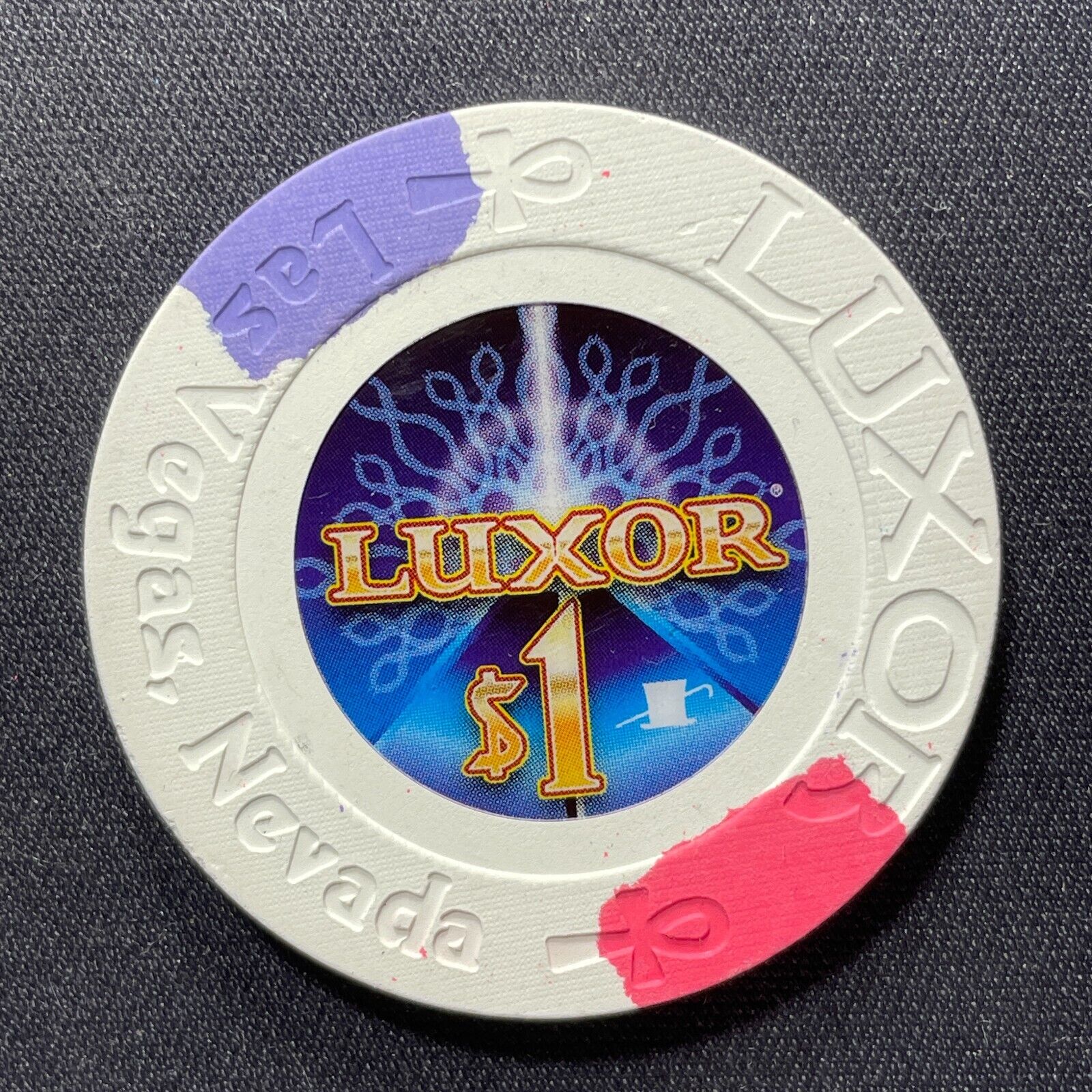 Luxor Las Vegas $1 casino chip house chip 2010 gaming token poker LV1