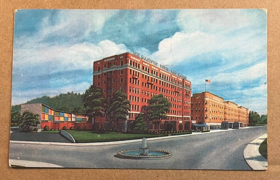 VINT. PC - 1960 USED - MAJESTIC HOTEL & BATHS, HOT SPRINGS NATL. PARK, ARKANSAS