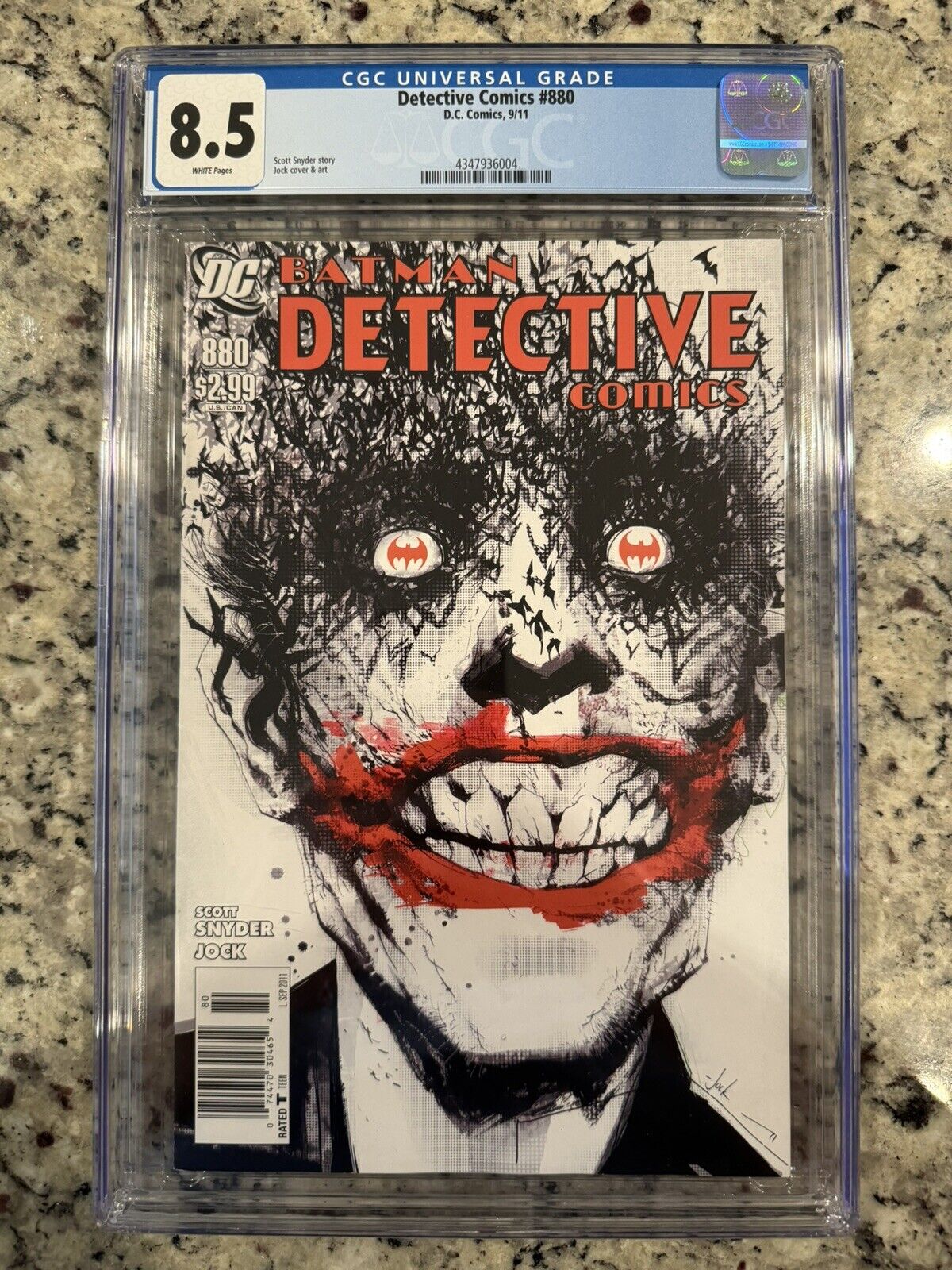 BATMAN DETECTIVE COMICS #880 CGC 8.5