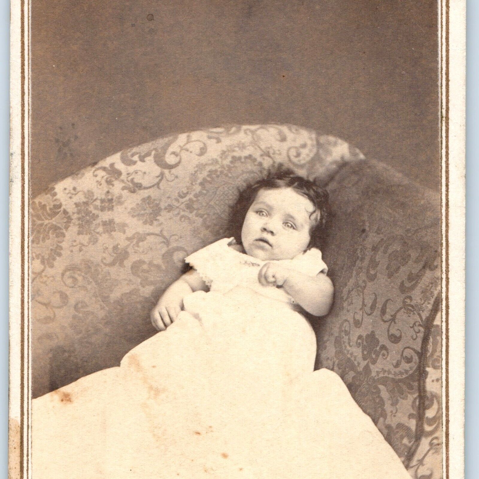 c1860s Harrisburg, Pennsylvania Cute Bright-Eyed Baby CdV Photo Card Gemmill H9