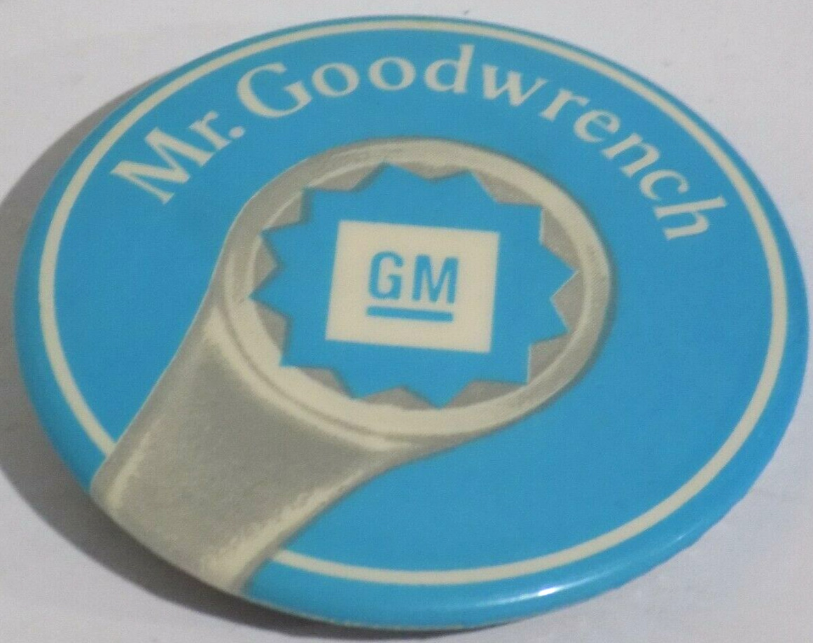 MR GOODWRENCH Vintage GM BUTTON 2\