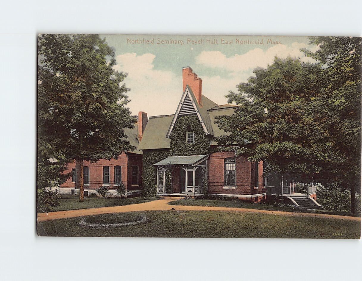 Postcard Northfield Seminary, Revell Hall, East Northfield, Massachusetts