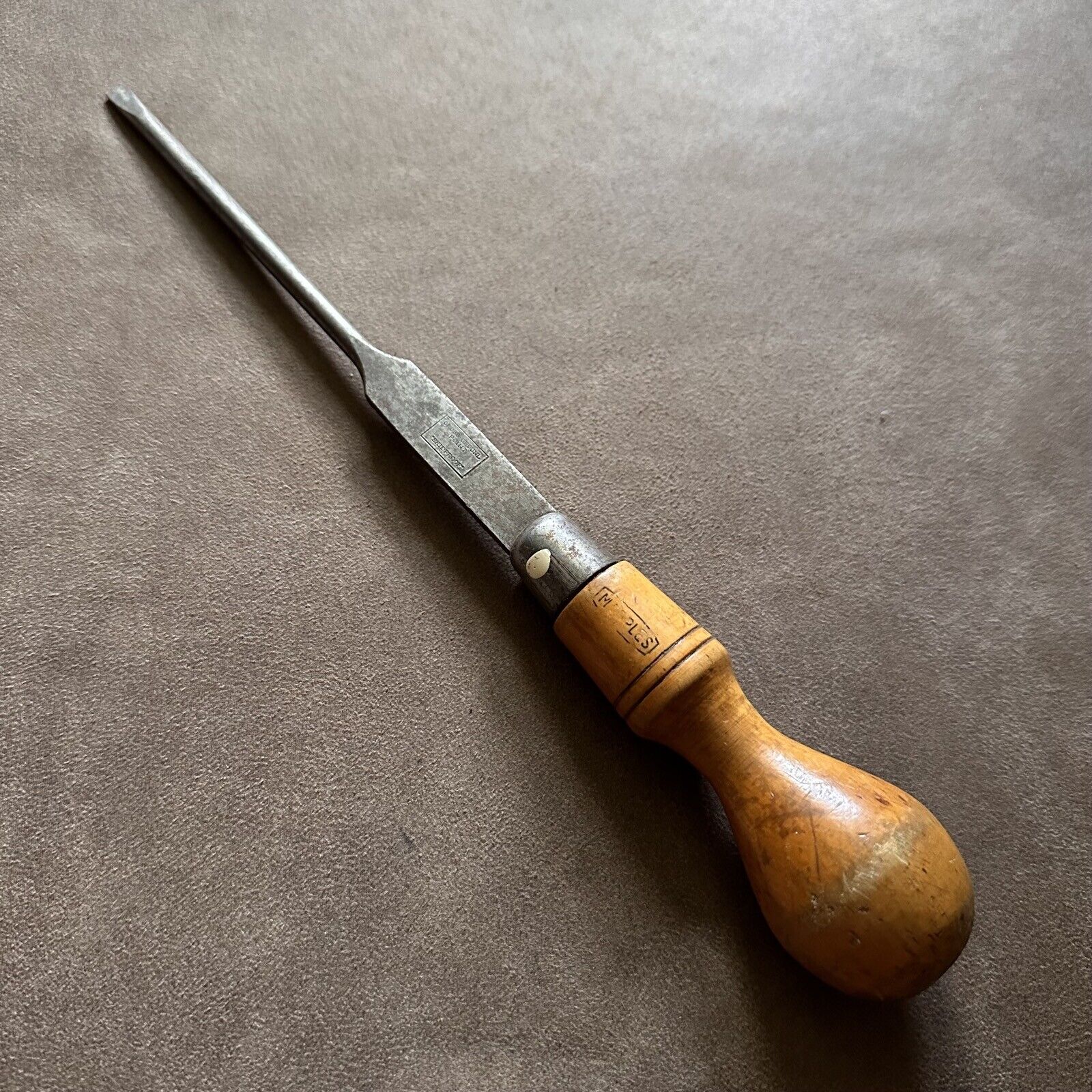 ANTIQUE MARPLES & SONS SKIDPROOF SLOTTED CABINET MAKERS SCREWDRIVER VINTAGE TOOL