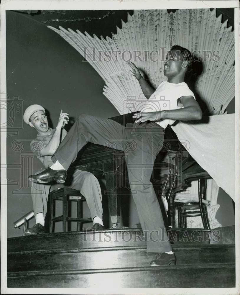 1952 Press Photo Joe Scott and Sugar Ray Robinson star in \