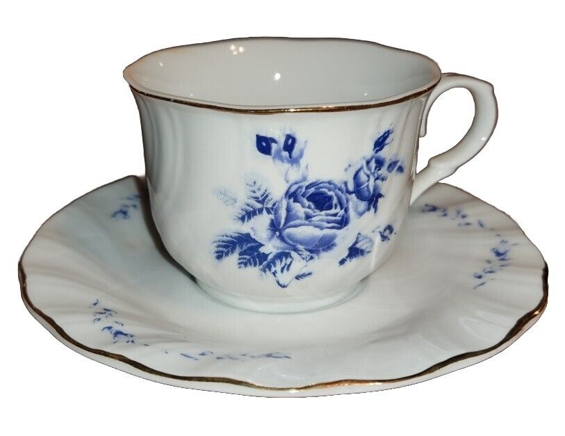 Truly Tasteful - Fine China - Teacup & Saucer - Vintage - Romantic Roses in Blue