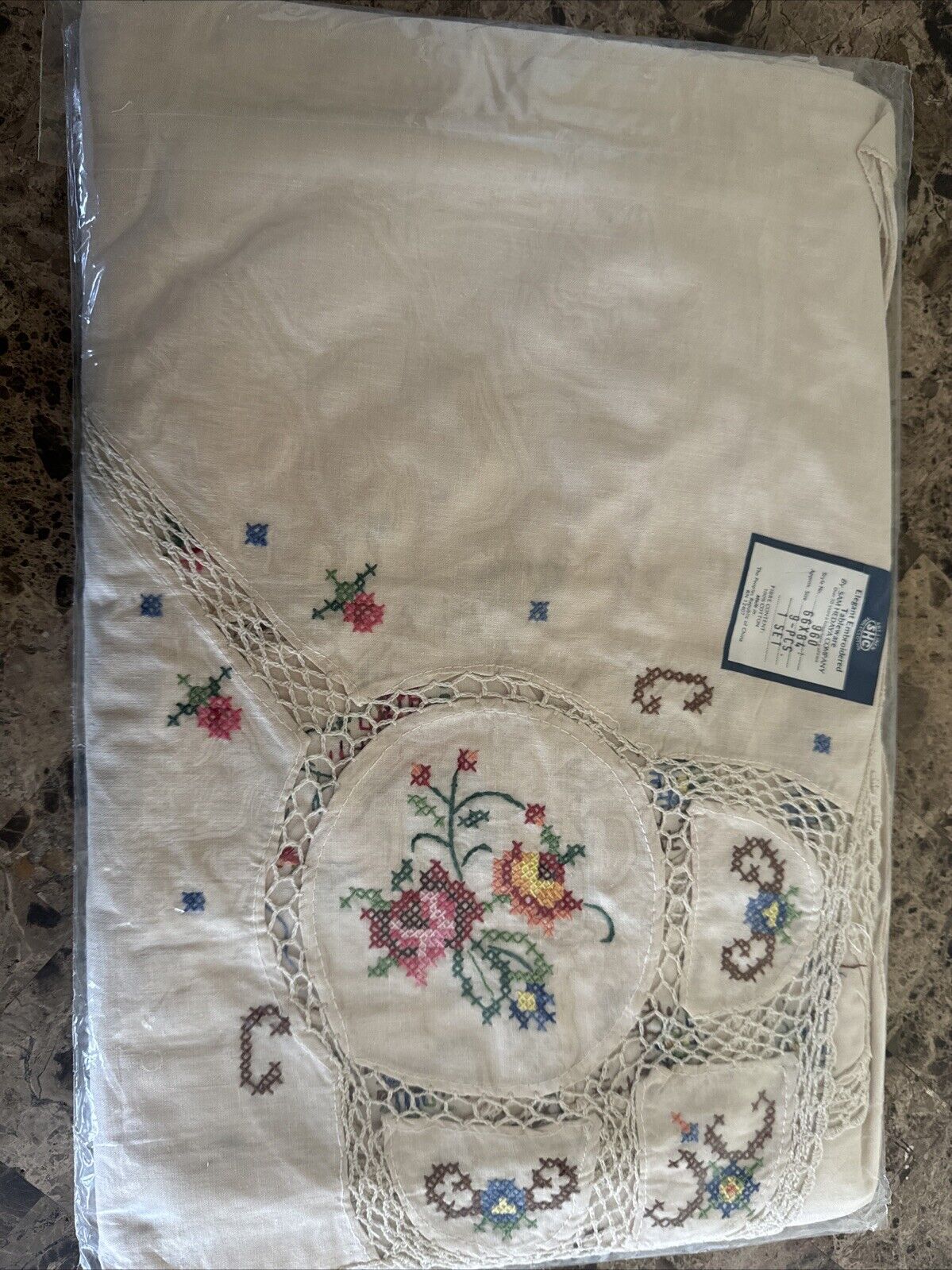Elegant embroidered Tablecloth 
