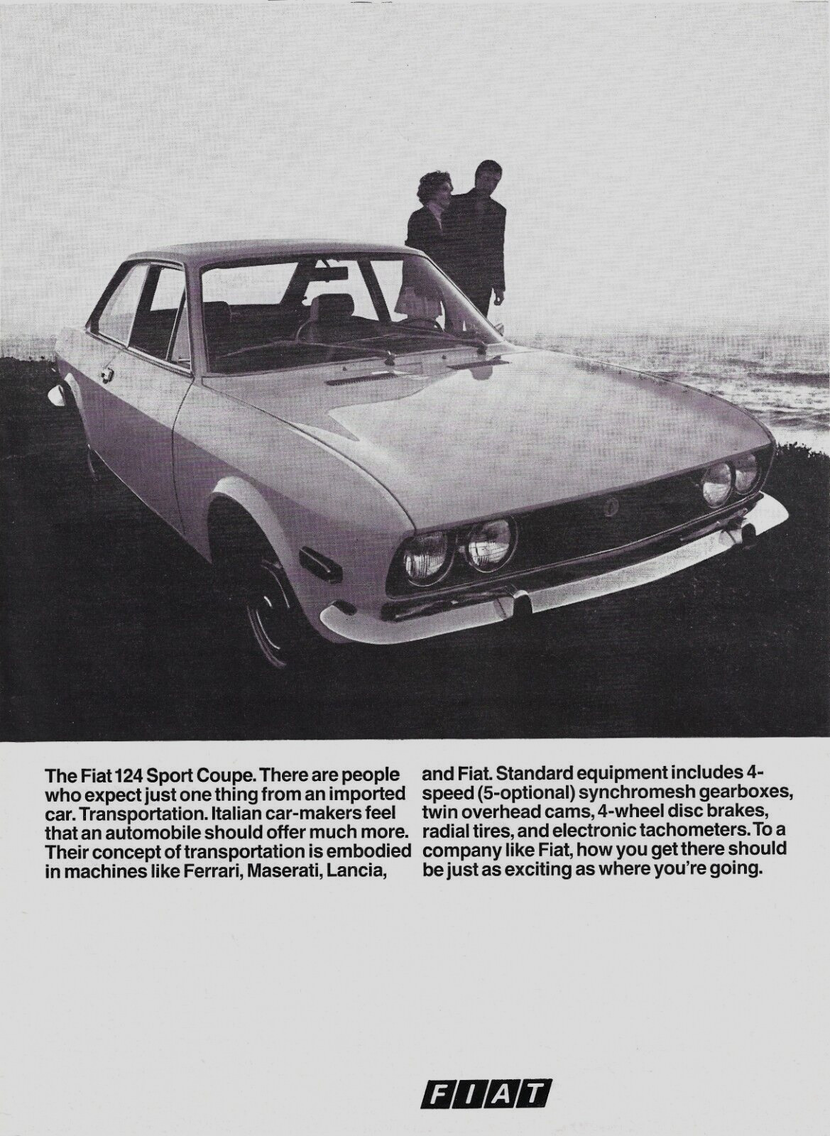 1970 Fiat 124 Sport Coupe Italian Car Couple Beach Photo Original Print Ad
