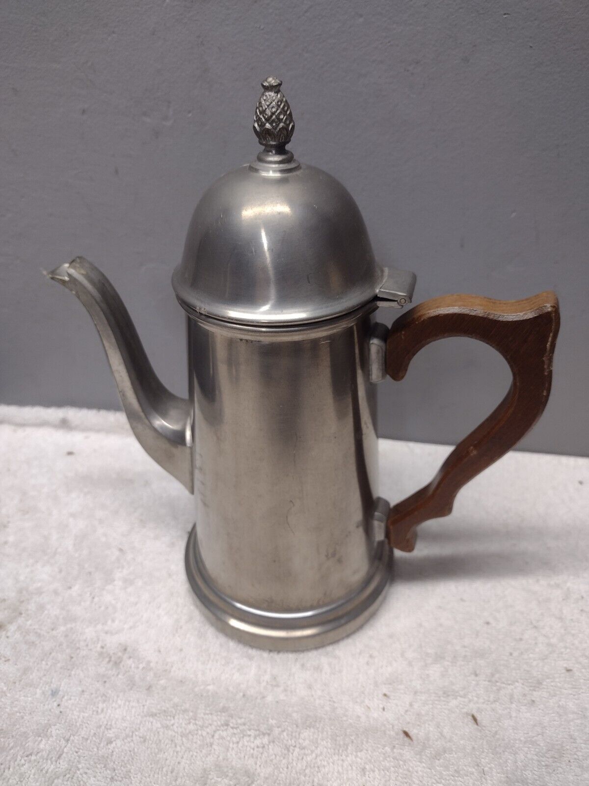 Vintage International Silver Co. Americana Pewter Coffee Pot - Tea Pot  #282 01