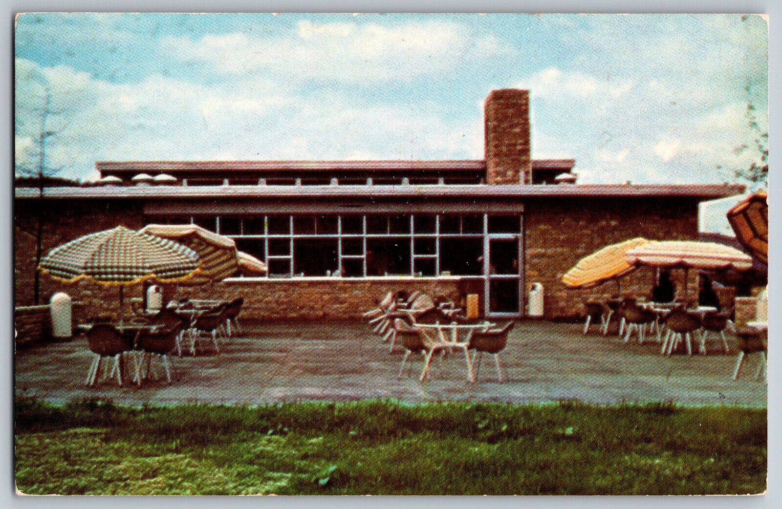 Charleston, West Virginia WV - Outstanding Dining Patio - Vintage Postcard