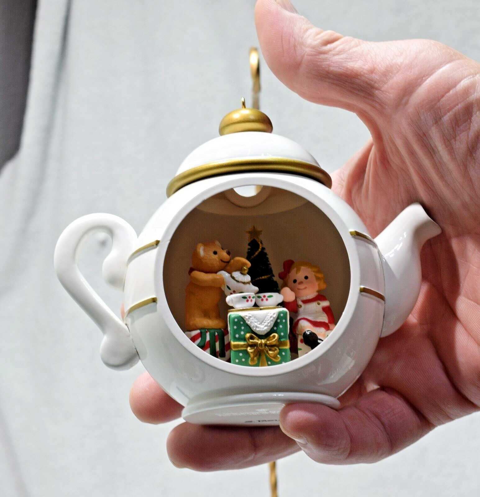 Hallmark Keepsake Christmas Ornament In Box Teapot Party Magic Light 1997