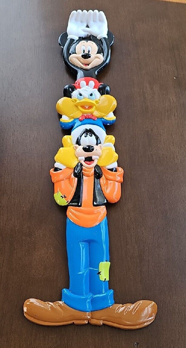 Vintage Disney World Mickey Mouse Donald Duck Goofy Back Scratcher 15” Plastic
