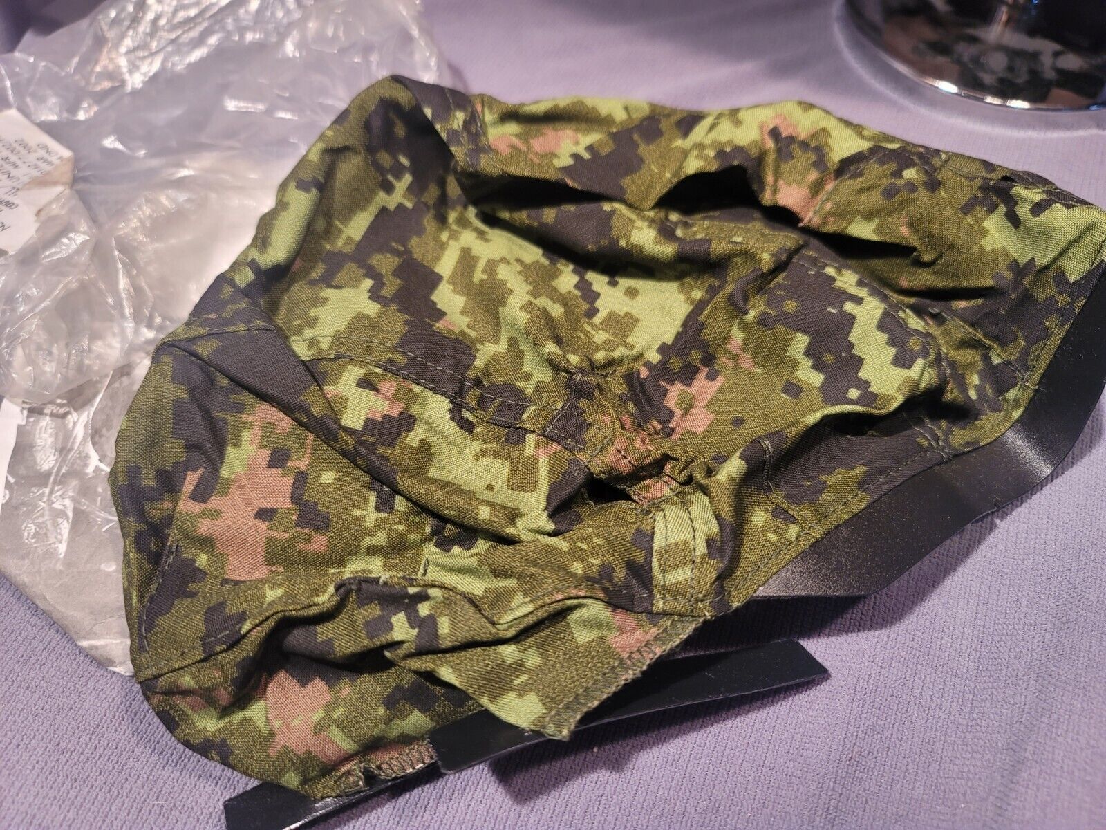 CANADIAN ARMY CAF TEMPERATE CADPAT CAMO CAMOUFLAGE CG634 HELMET COVER NOS 2002