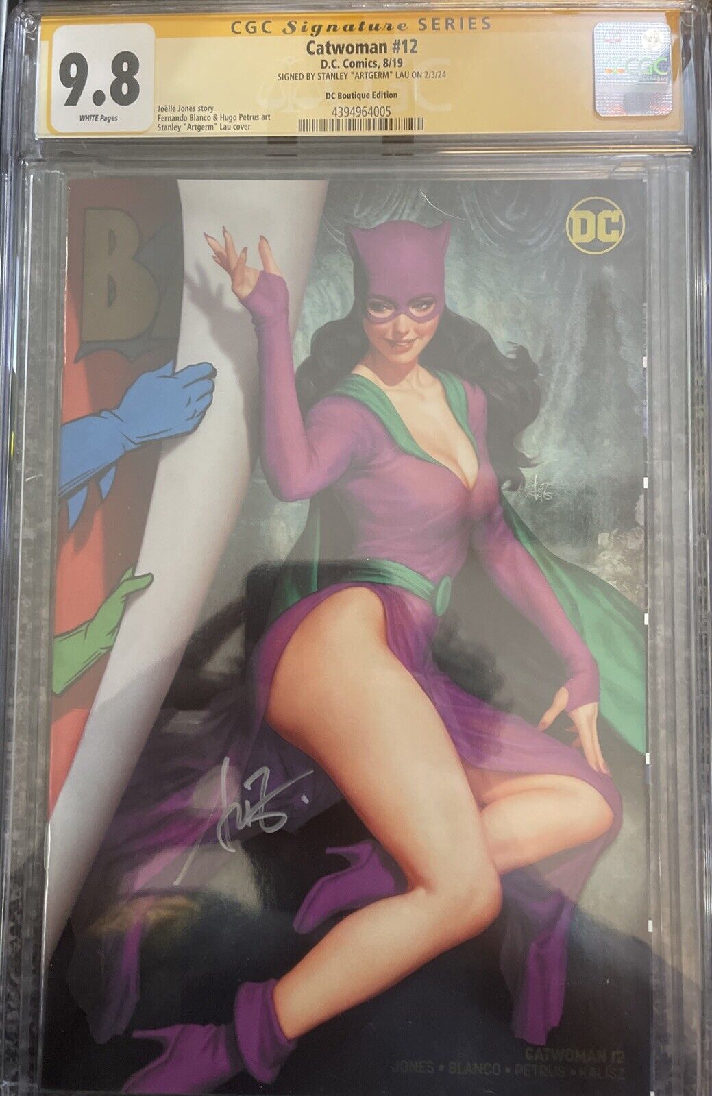 Catwoman 12 CGC SS 9.8 Artgerm Signed Golden Age Catwoman Variant PIN-UP DC 2019