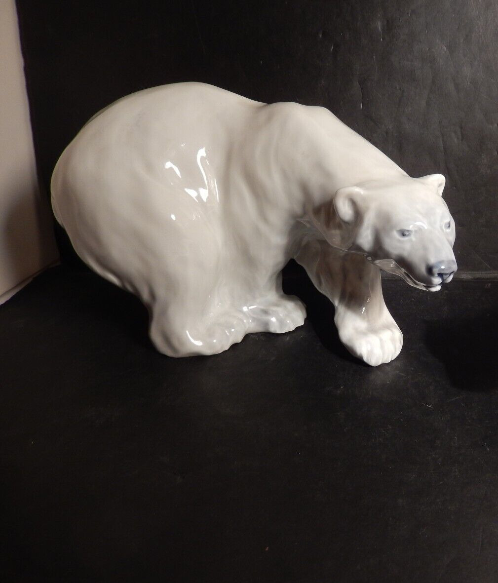 Vintage Large Royal Copenhagen Knud Kyhn Polar Bear on the Prowl #1137 Figurine
