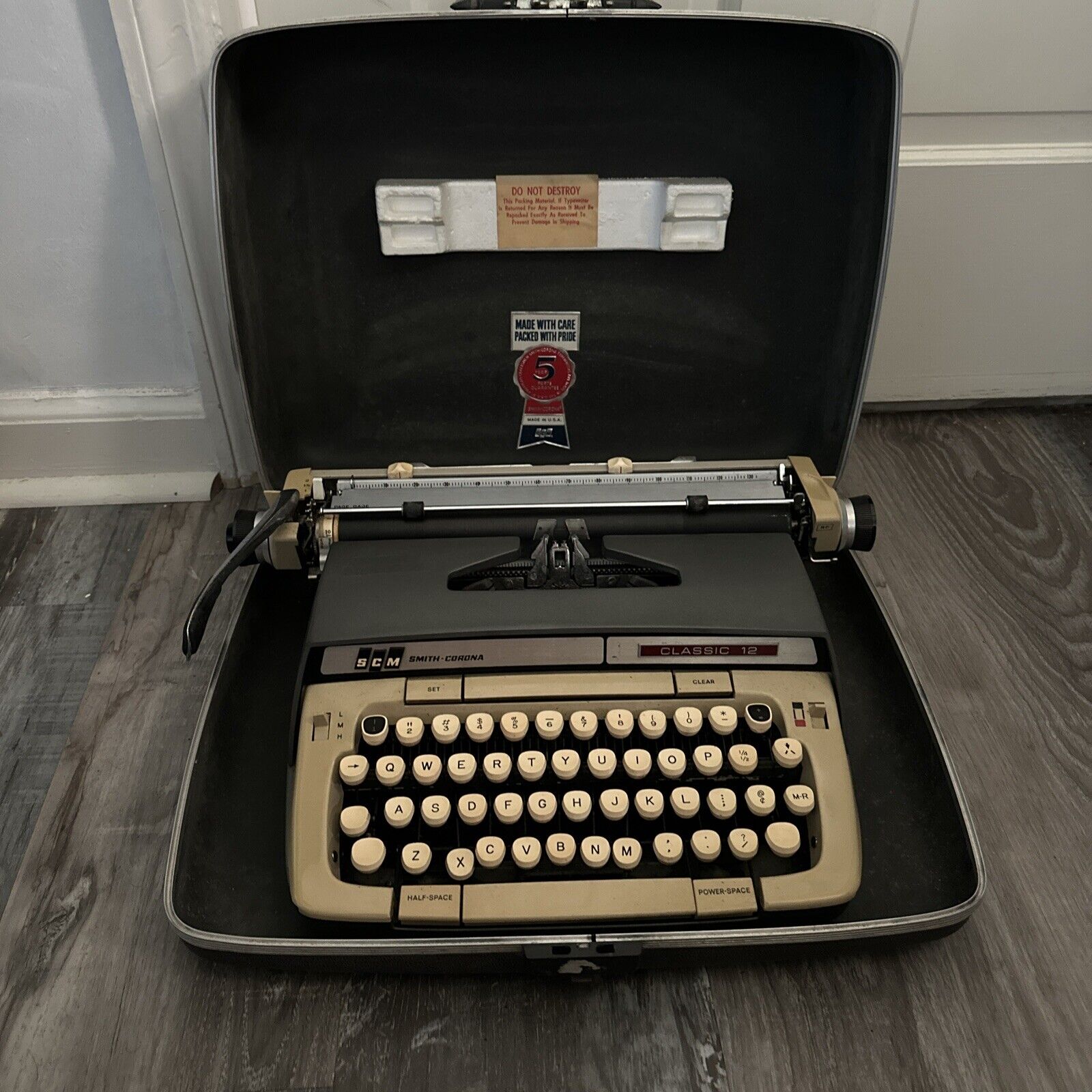 Vintage Smith Corona SCM Classic 12 Manual Typewriter Portable With Hard Case