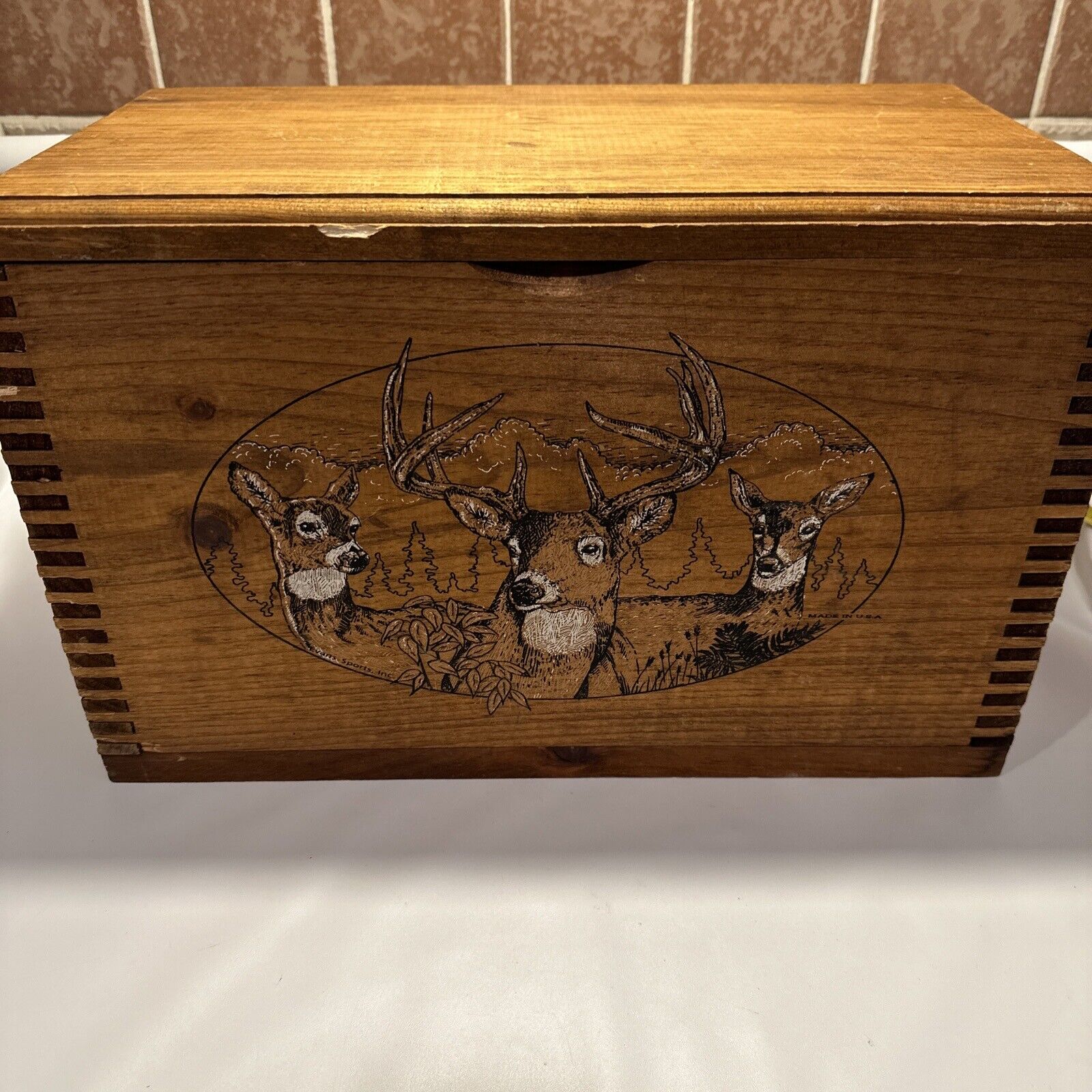 AMERICAN WILDLIFE Stag deer Buck Dovetailed Wood Box handcrafted by Evans Sports