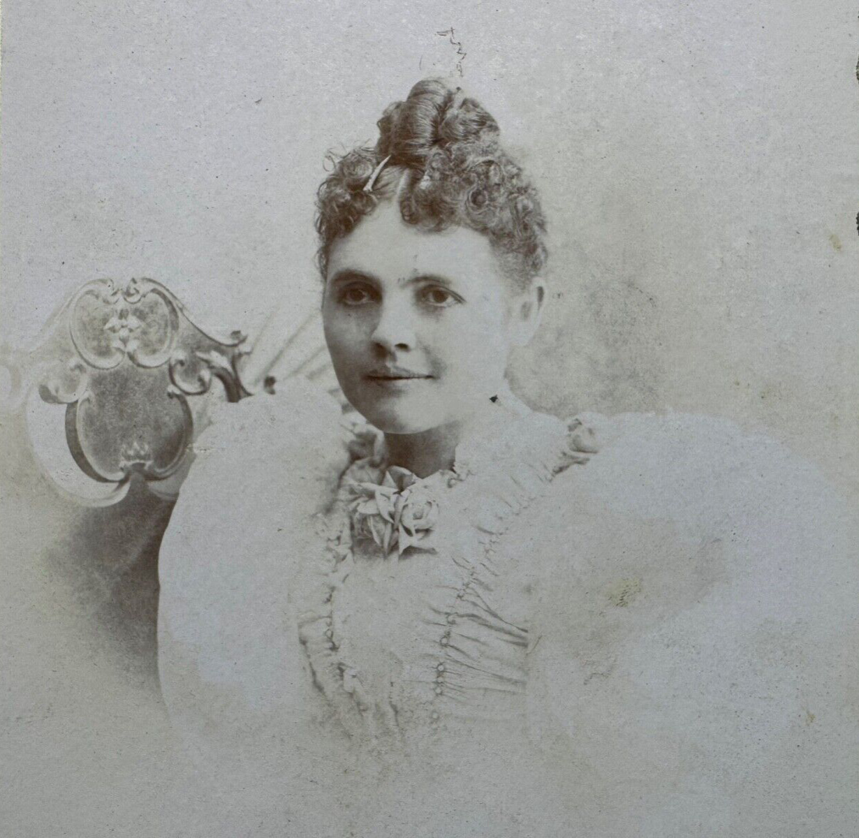 Victorian Antique Cabinet Card Photo of a Woman