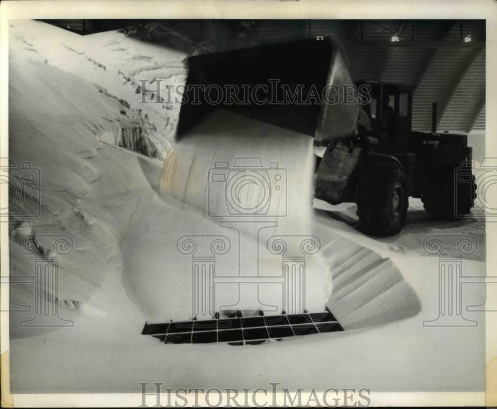 1970 Press Photo Truck operating at Canadian potash mine of Chemicals Limited