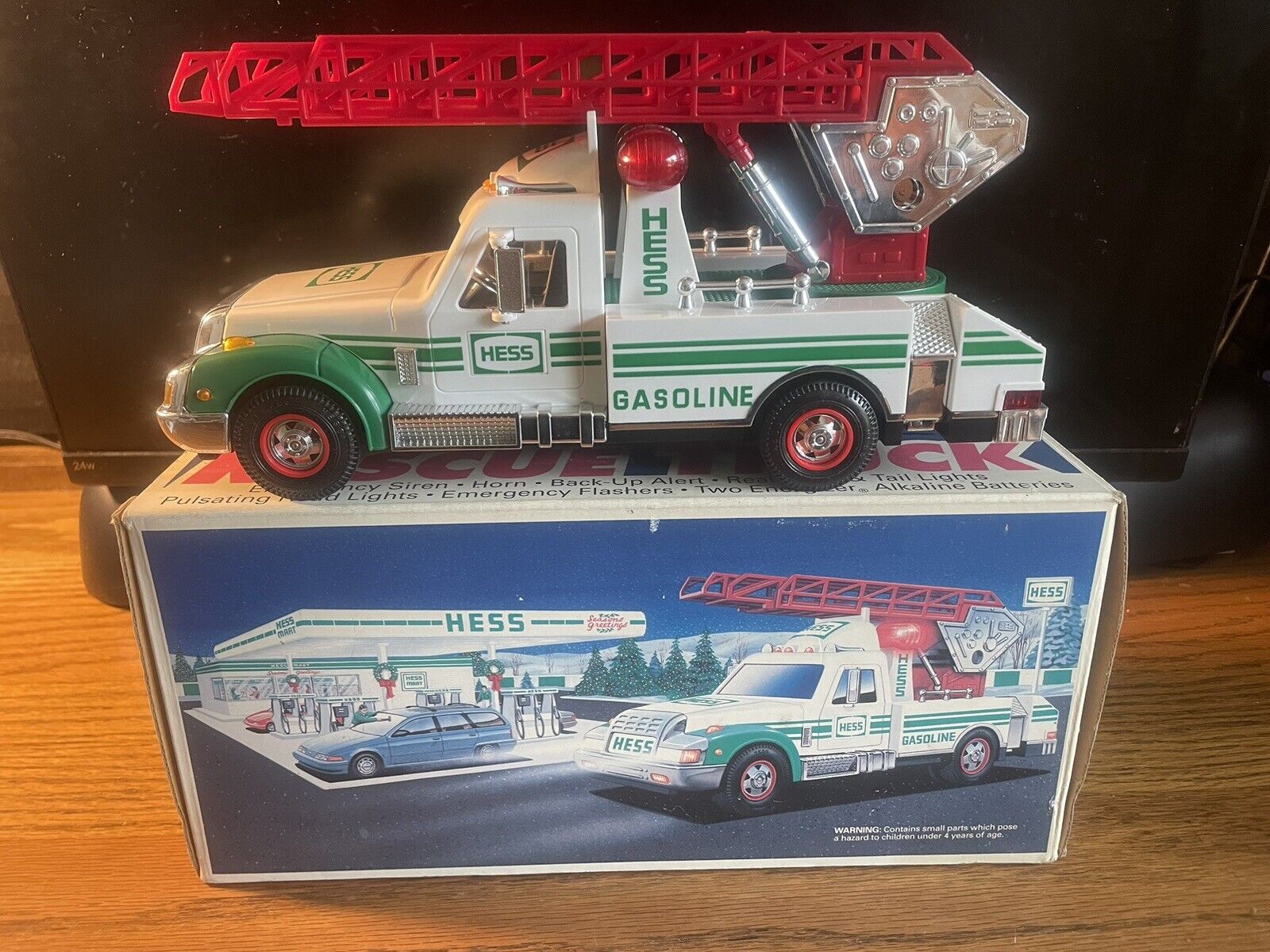 1994 HESS OIL COMPANY RESCUE TRUCK NIB ONLY OPENED FOR PICTURES GREAT REPLICA