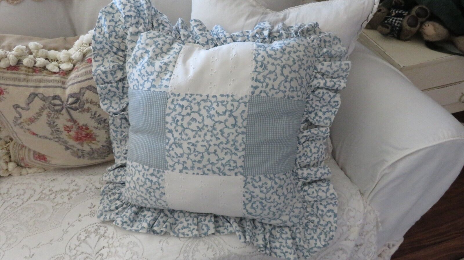 Vintage Croscill Baby Blue & White Eyelet large Bed PIllow Never Used NWOP 23