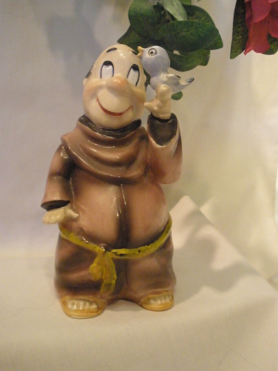 Ceramic St Francis de Assisi Monk/Happy Friar eyes to heaven bird on hand 5-1/4\