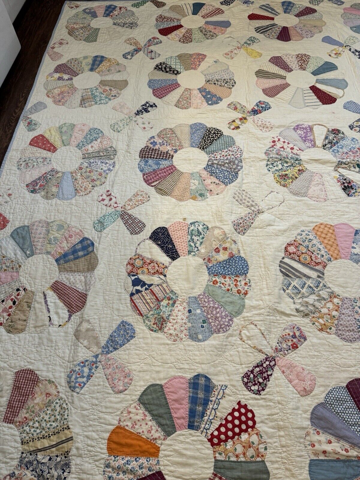 Vintage Made Dresden Plate Quilt Hand Stitched Cotton Thin 66✖️82