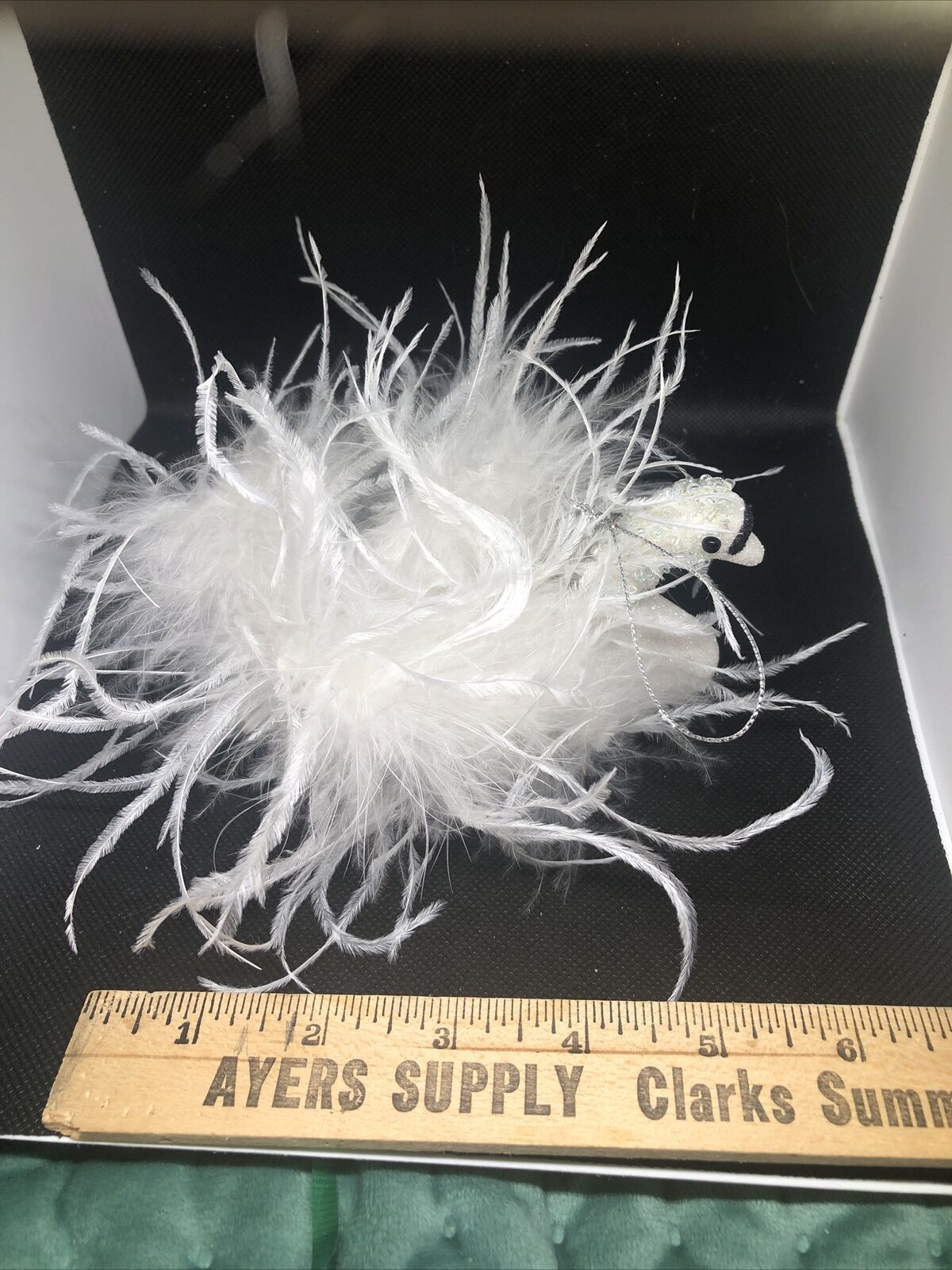UNIQUE WHITE FEATHERED SWAN ORNAMENT Sparkled