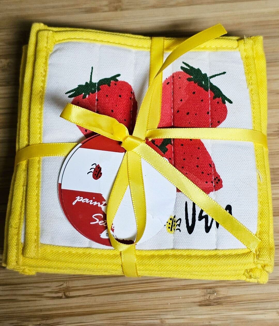 NEW VERA NEUMANN LICENSED 8 PIECE PADDED REVERSIBLE FRUIT COASTERS LADY BUG