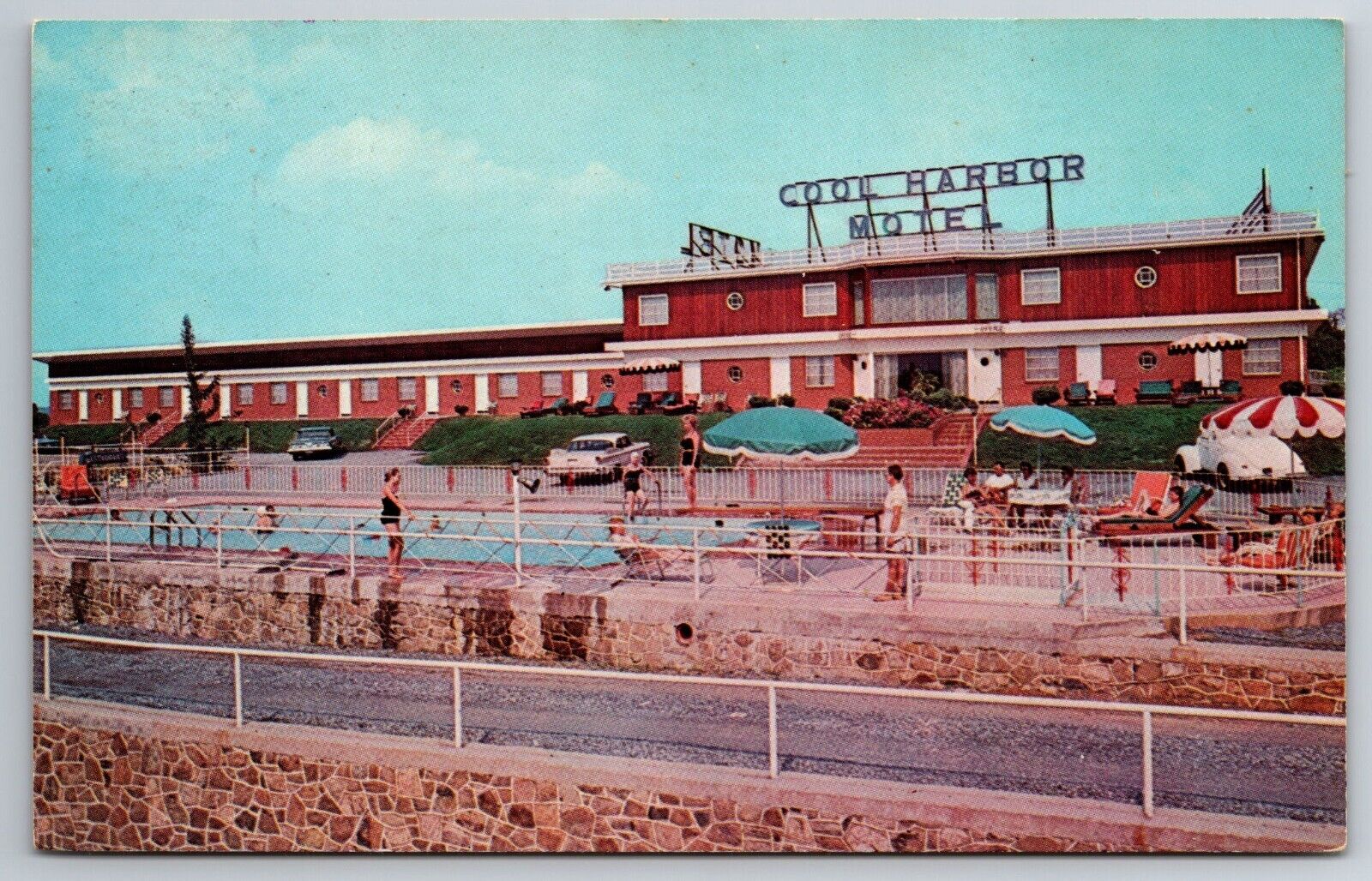 Vintage Postcard VA Front Royal Cool Harbor Motel Pool 50s Cars Roadside -2212